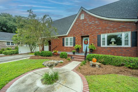 A home in North Charleston