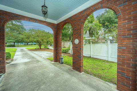 A home in North Charleston