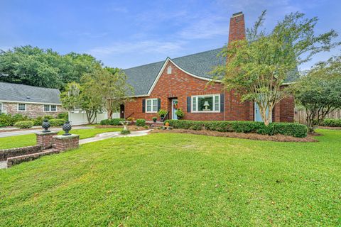 A home in North Charleston