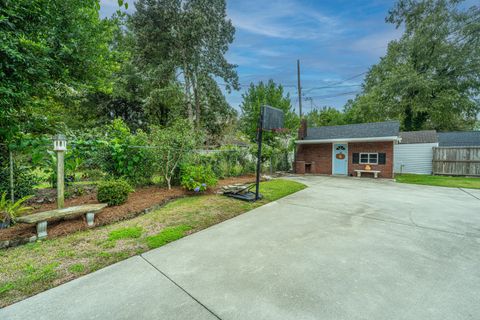 A home in North Charleston