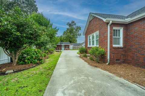 A home in North Charleston