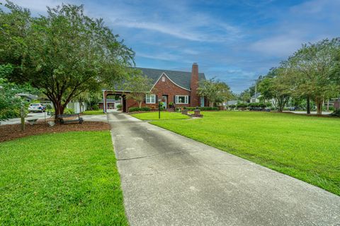 A home in North Charleston