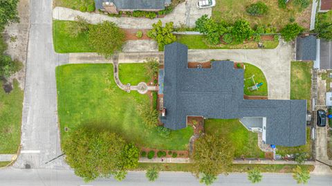 A home in North Charleston