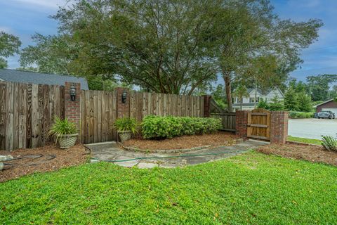 A home in North Charleston