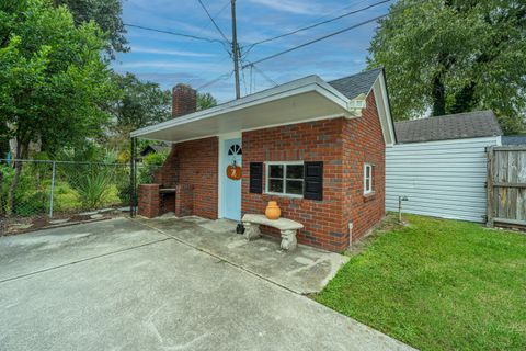 A home in North Charleston