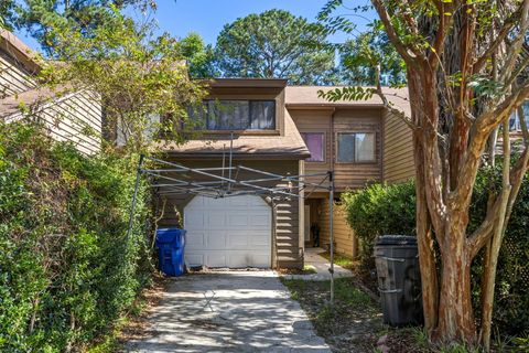 A home in North Charleston