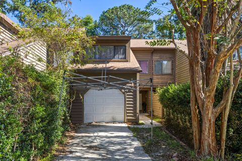 A home in North Charleston