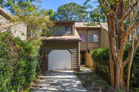 A home in North Charleston