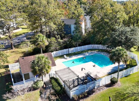 A home in North Charleston