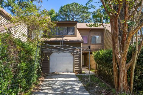 A home in North Charleston