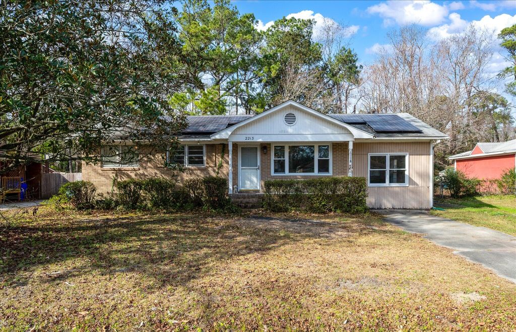 Photo of 2213 Pinehurst Avenue, Charleston, SC 29414 (MLS # 26001059)