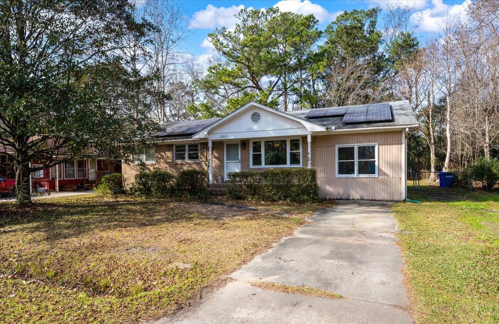 Photo of 2213 Pinehurst Avenue, Charleston, SC 29414 (MLS # 26001059)