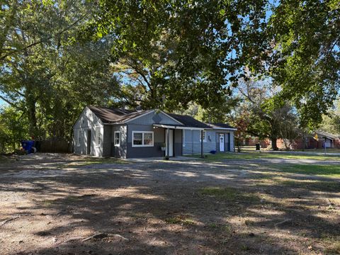 Photo of 715 Yew Street, Charleston, SC 29407 (MLS # 25029380)