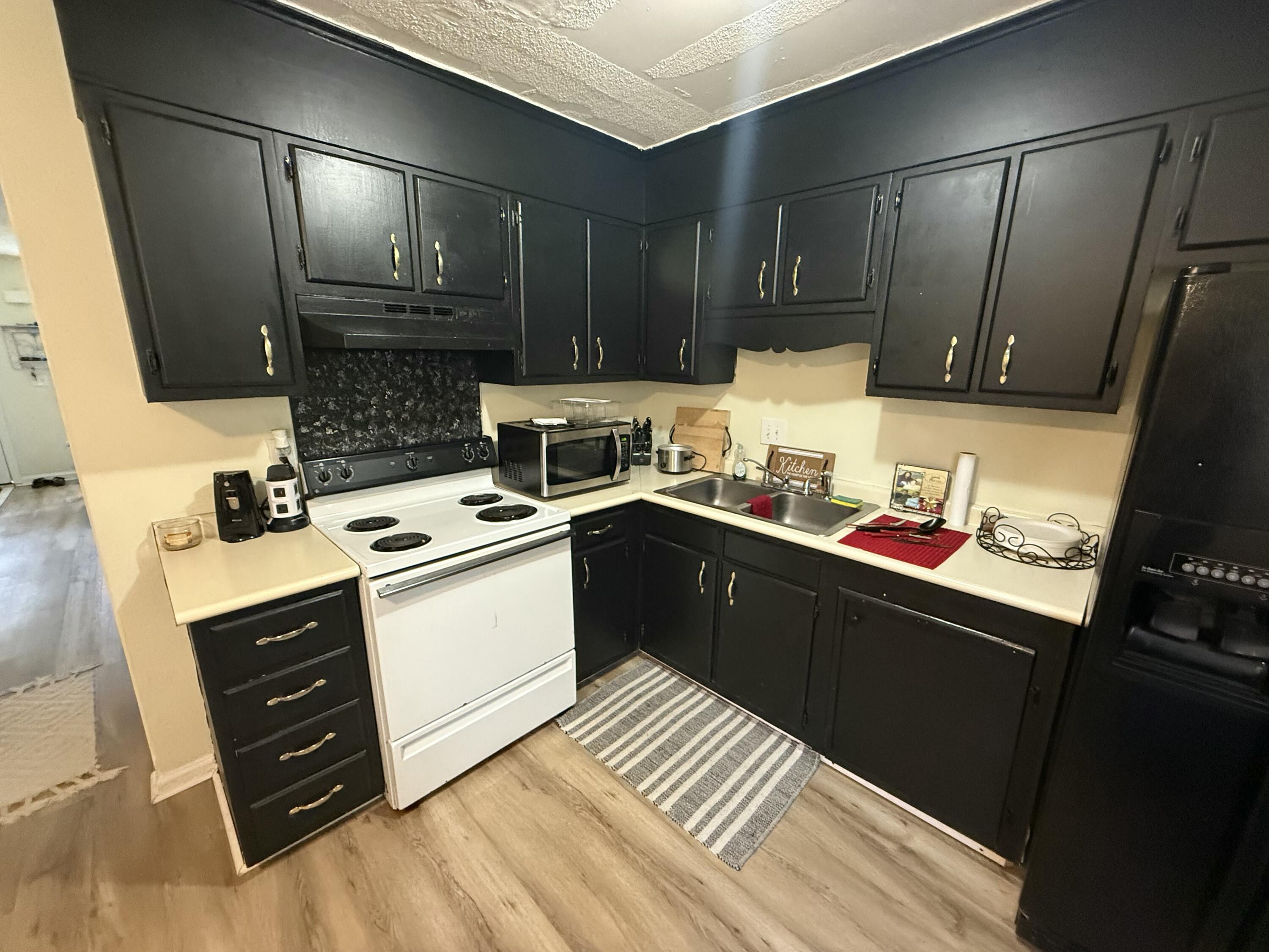 100 Timber Lane A-D