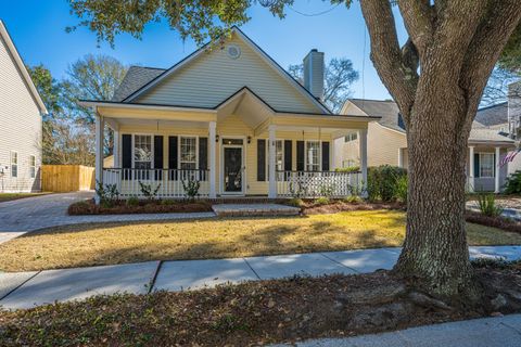 Photo of 2453 Fulford Court, Mount Pleasant, SC 29466 (MLS # 26002591)