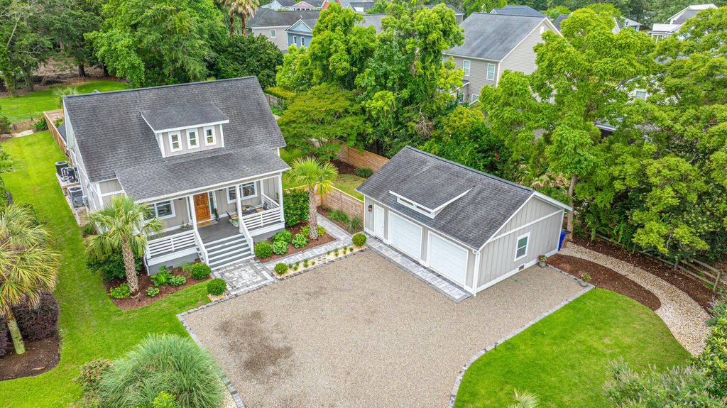 Photo of 619 Thomas Glenn Court, Charleston, SC 29412 (MLS # 26009271)