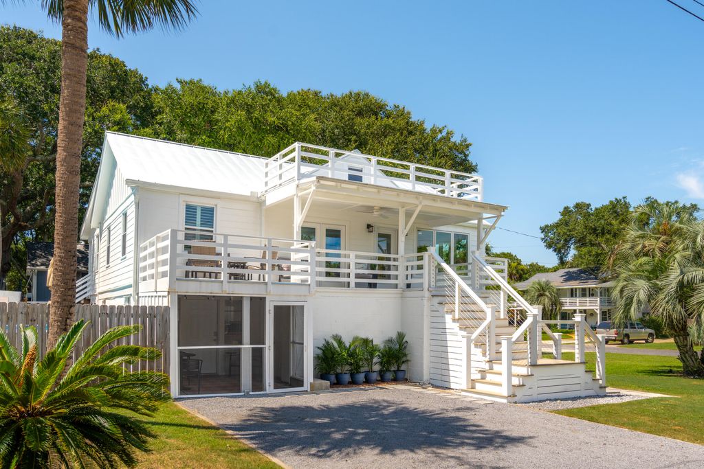 Photo of 2407 Cameron Boulevard, Isle of Palms, SC 29451 (MLS # 25018140)