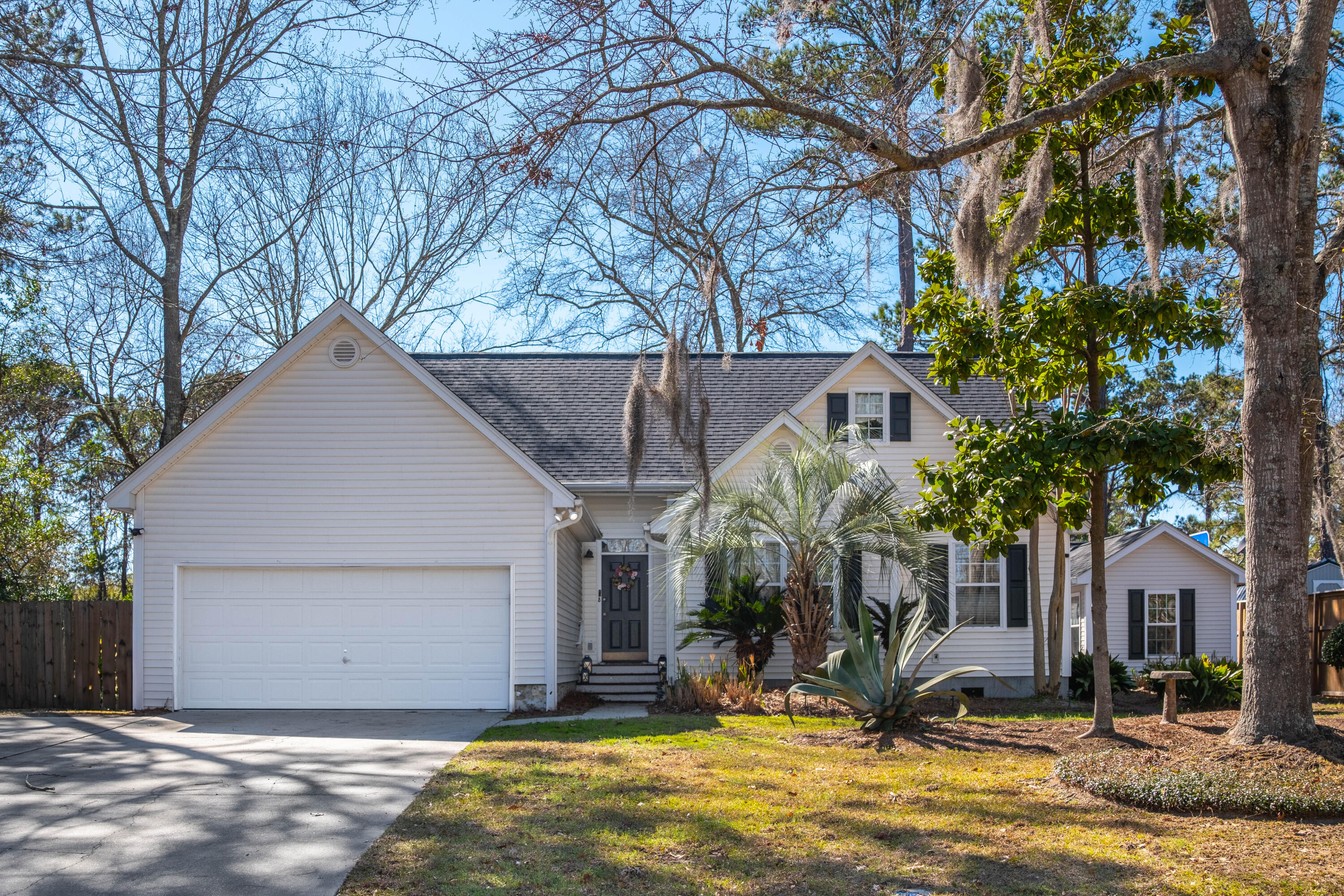 642 Bridlewood Lane