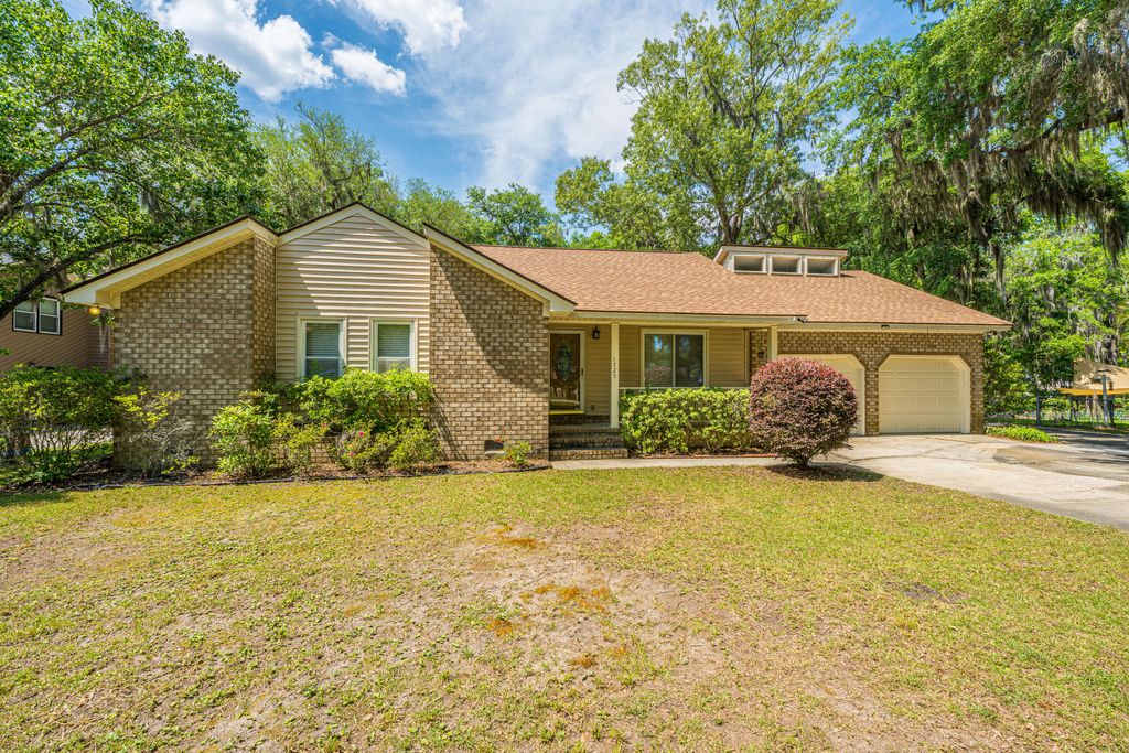 Photo of 1725 Waterside Boulevard, Moncks Corner, SC 29461 (MLS # 26011171)