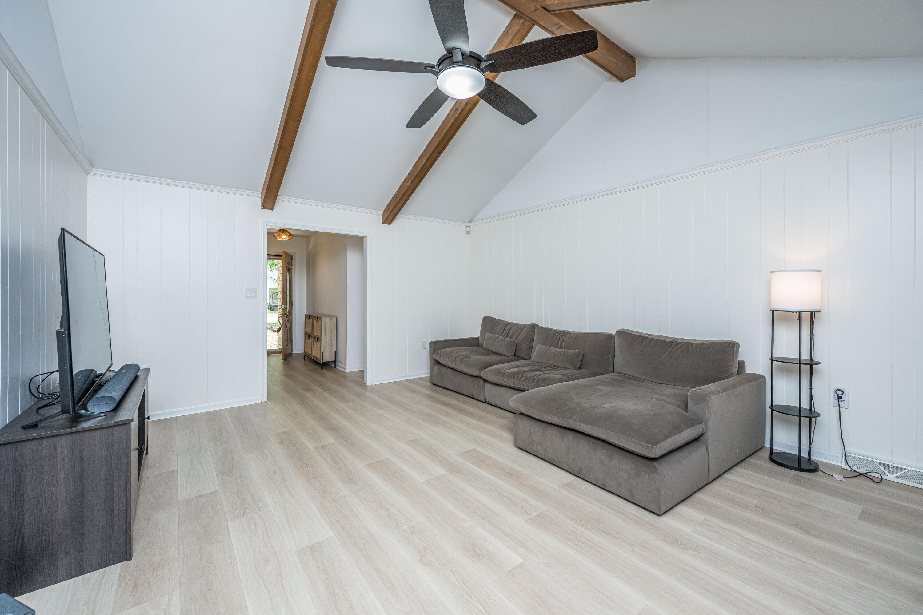 1725 Waterside Boulevard