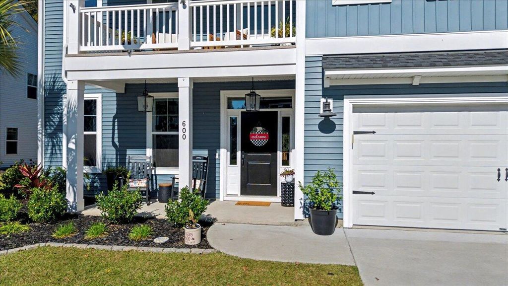 Photo of 600 Dunswell Drive, Summerville, SC 29486 (MLS # 25031543)