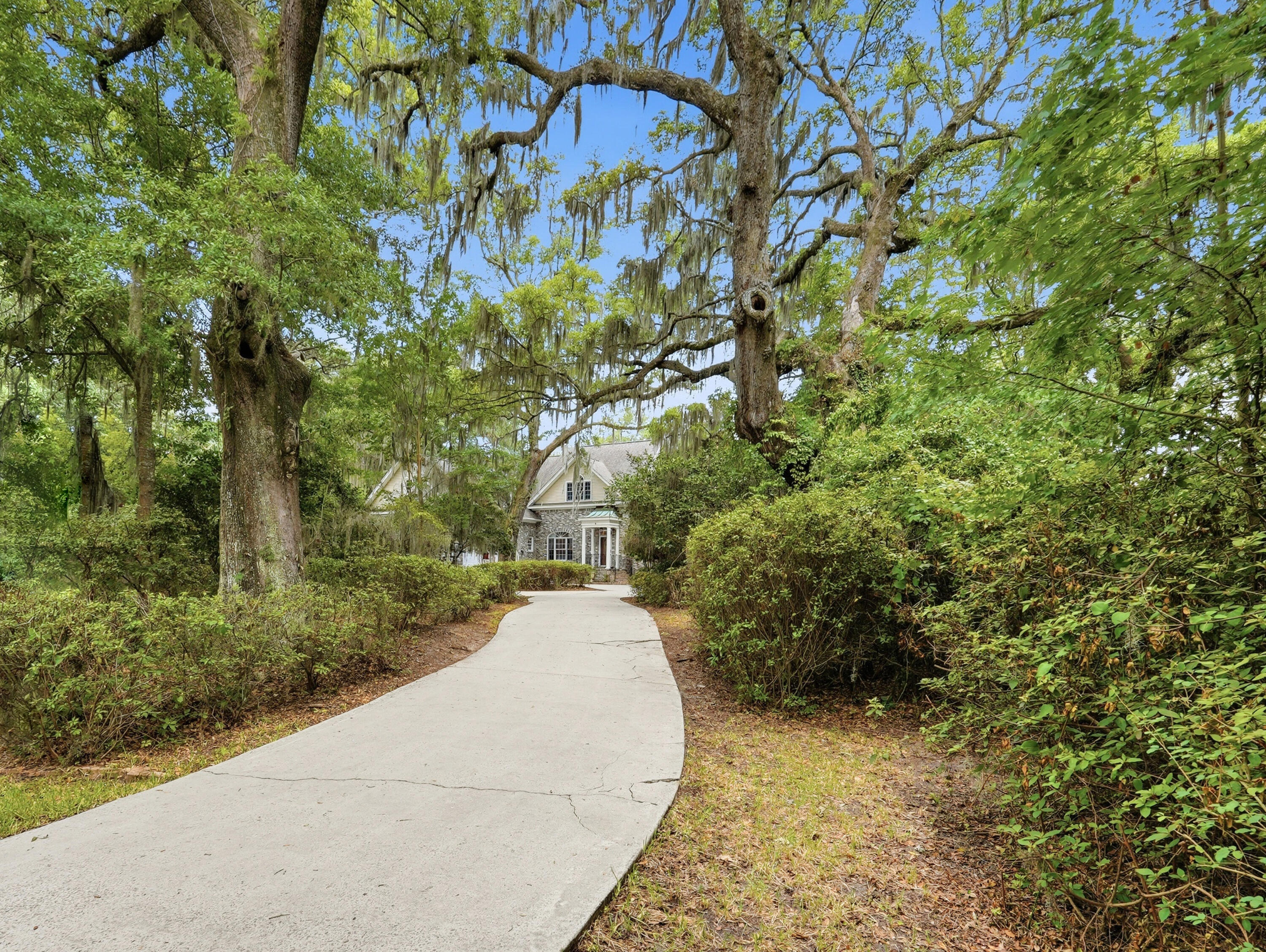 2335 Eades Lane