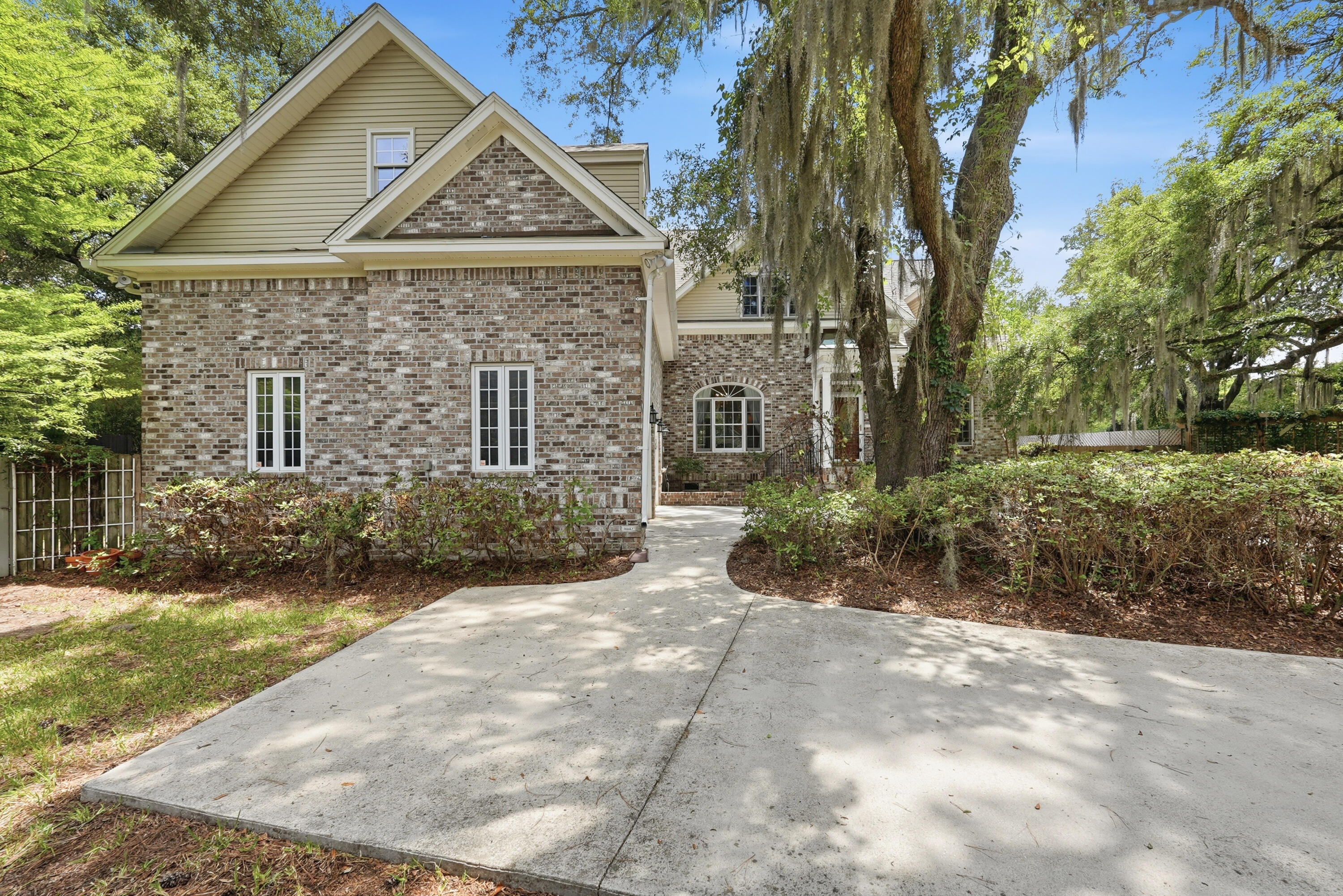 2335 Eades Lane