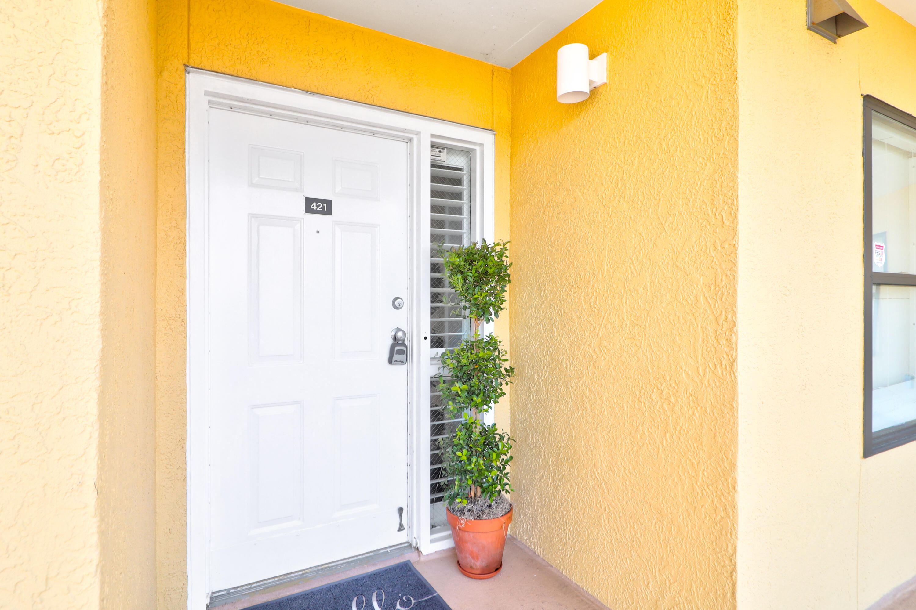 201 W Arctic Avenue 421