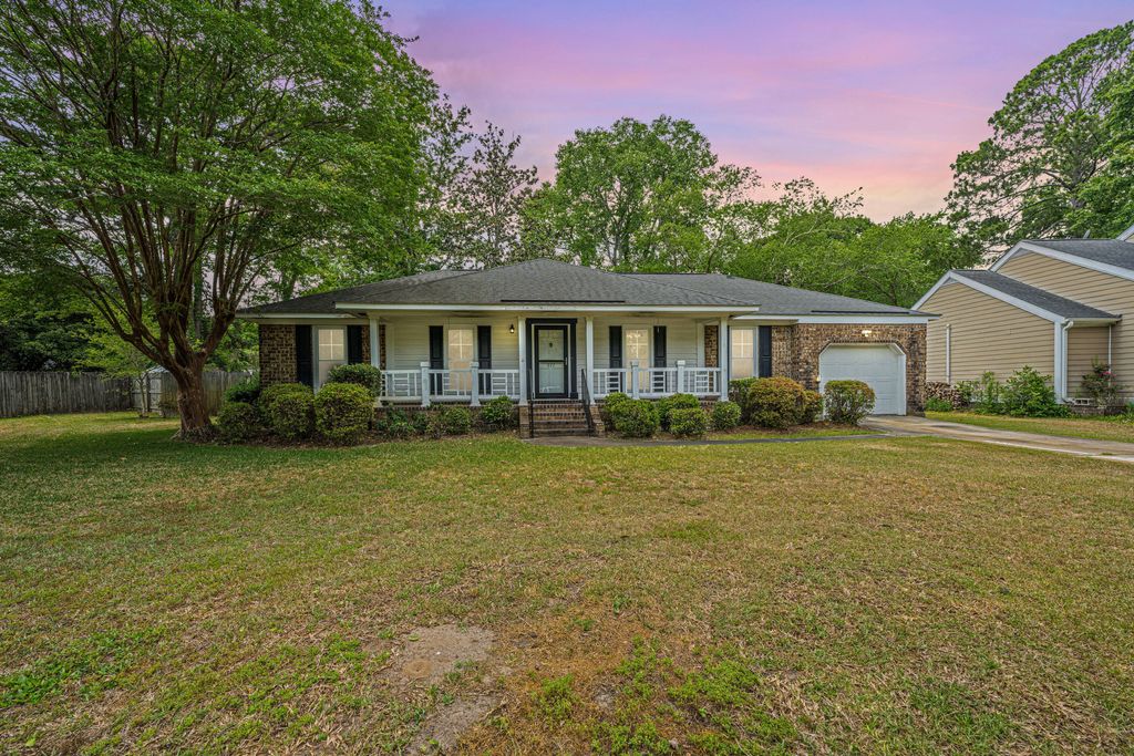 Photo of 977 Mooring Drive, Charleston, SC 29412 (MLS # 26012226)