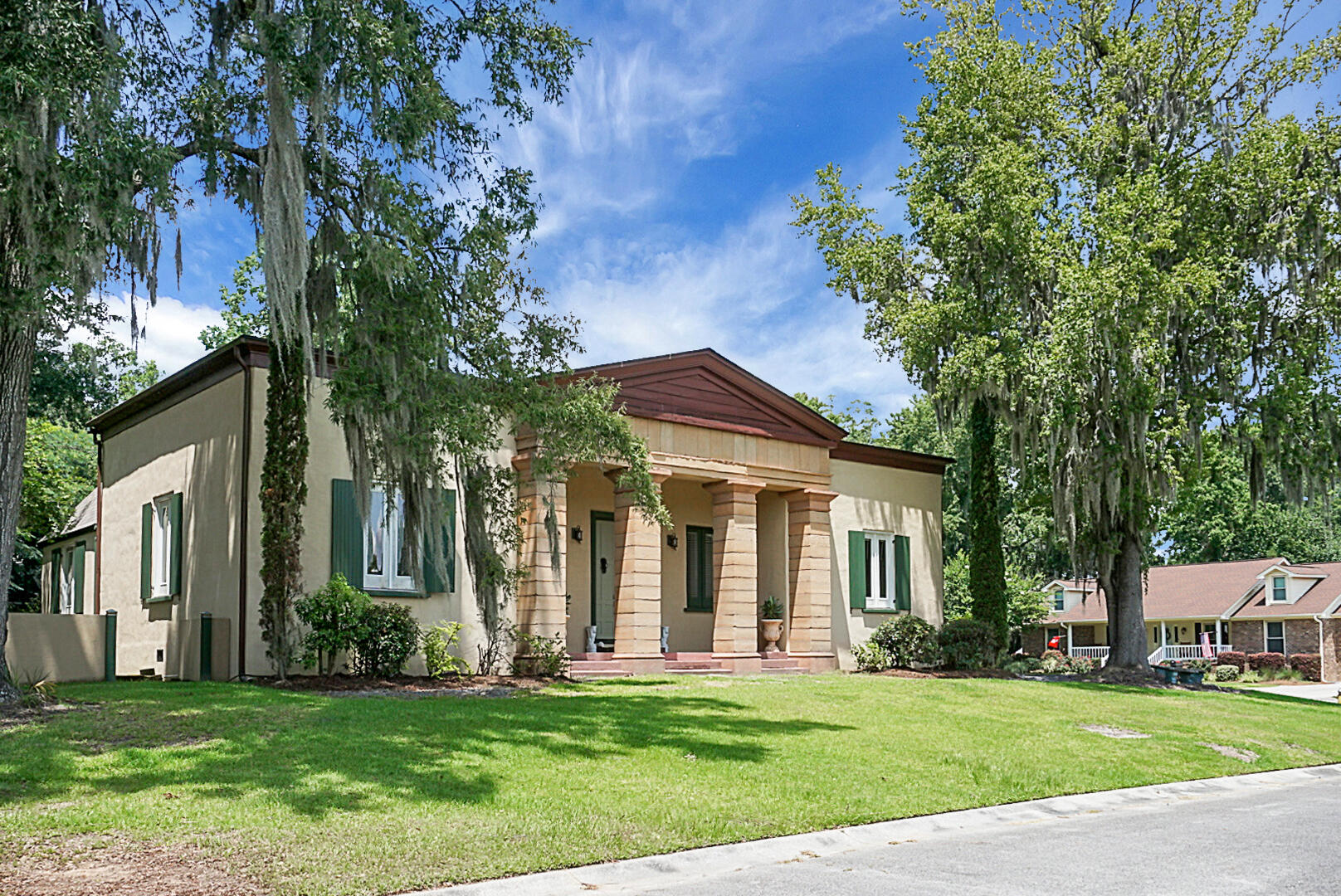 2 Leone Lane