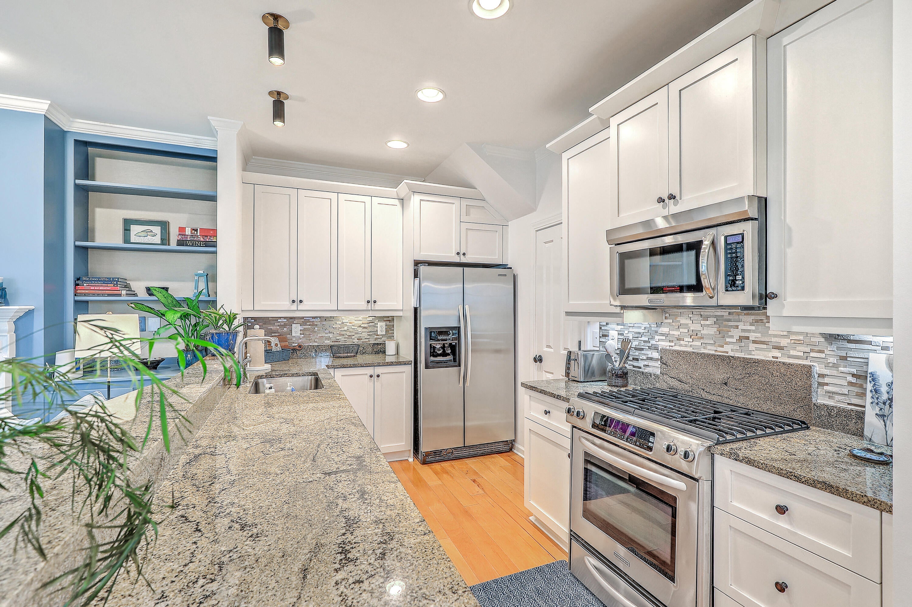 152 Spring Street E