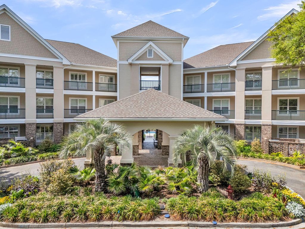 Photo of 1479 Long Grove Drive #208, Mount Pleasant, SC 29464 (MLS # 26010674)