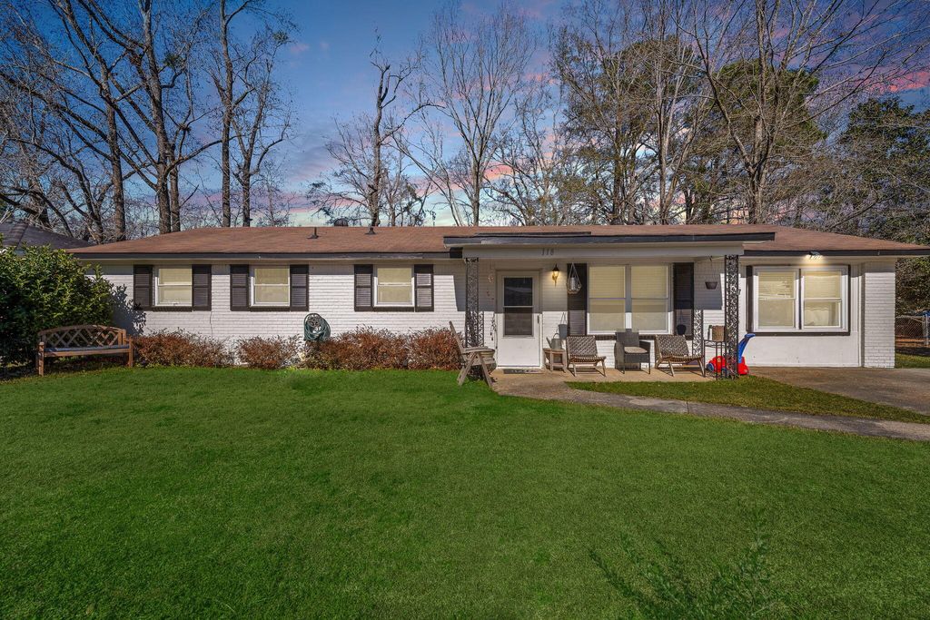 Photo of 118 Froman Drive, Summerville, SC 29483 (MLS # 26006098)