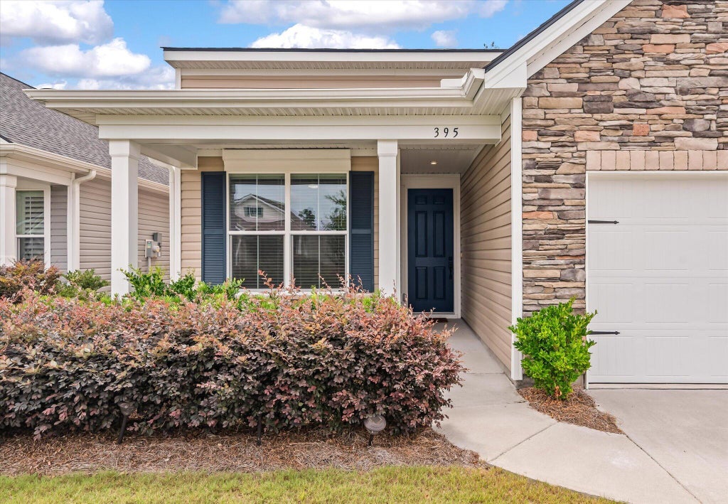 Photo of 395 Seaside Trail, Summerville, SC 29486 (MLS # 26024834)