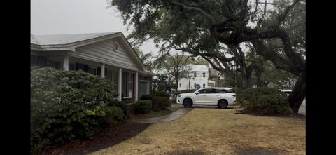 Photo of 810 Mccants Drive, Mount Pleasant, SC 29464 (MLS # 26005762)