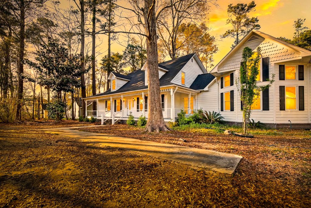 Photo of 117 Pemberton Road, Summerville, SC 29483 (MLS # 26006459)