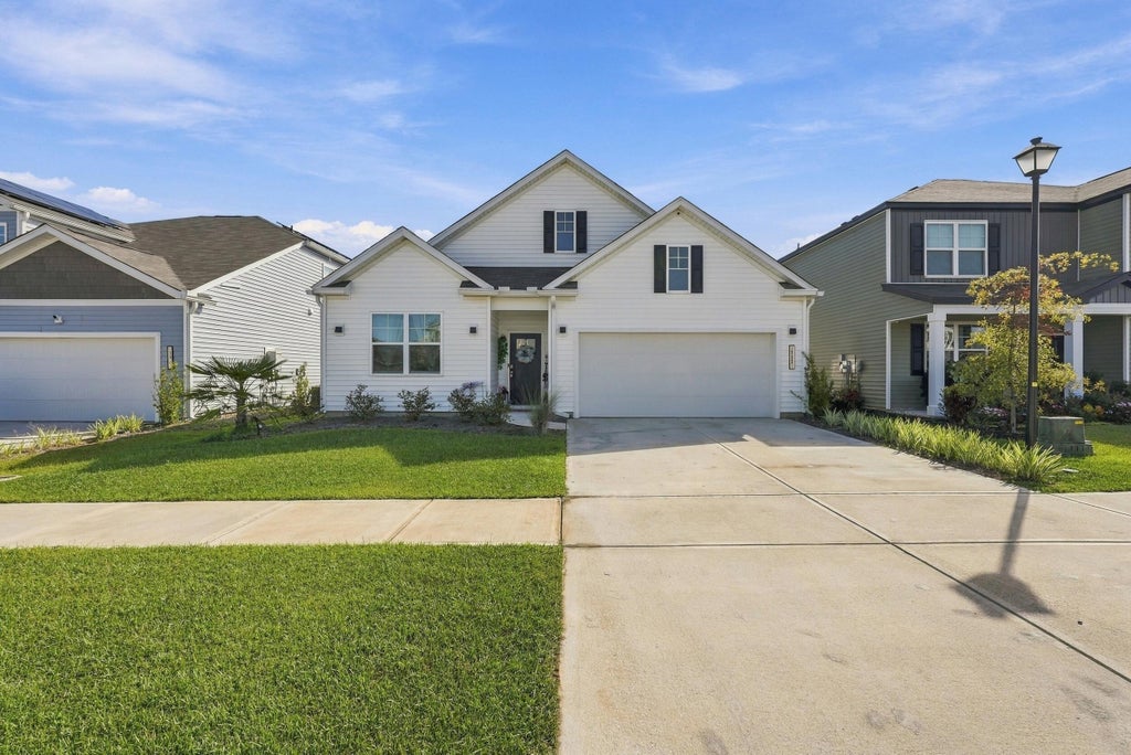 Photo of 152 Carolina Groves Boulevard, Moncks Corner, SC 29461 (MLS # 26027778)