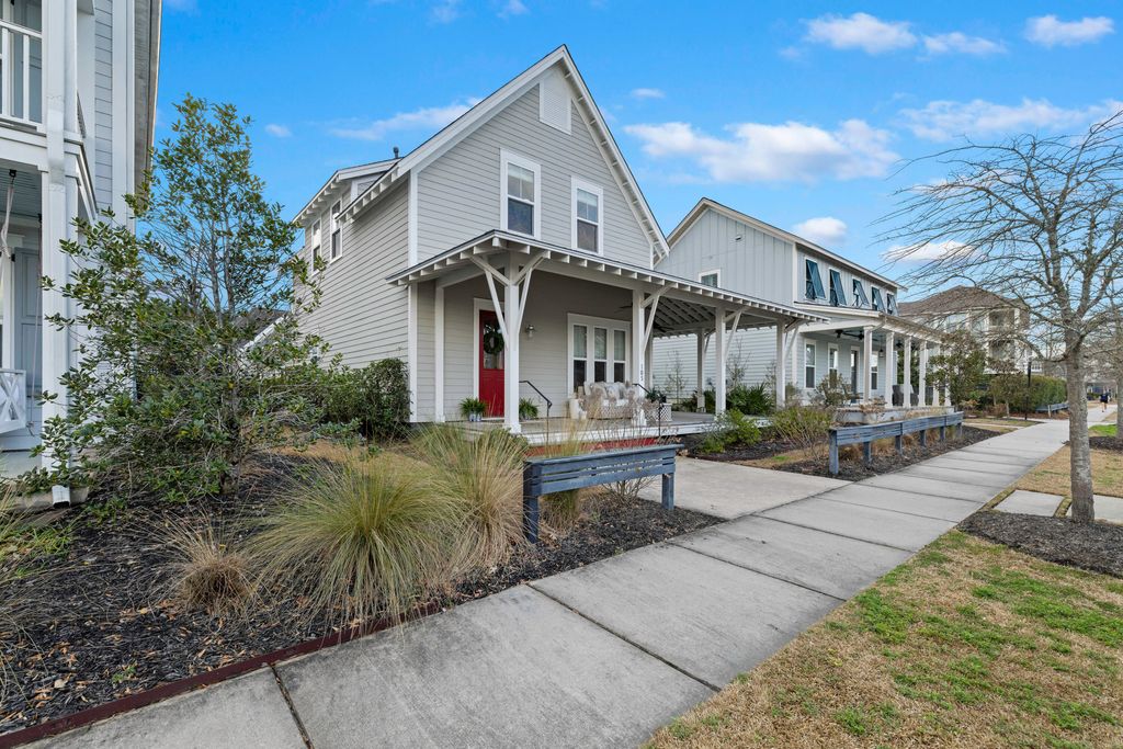 Photo of 105 Bright Leaf Loop, Summerville, SC 29486 (MLS # 26005430)