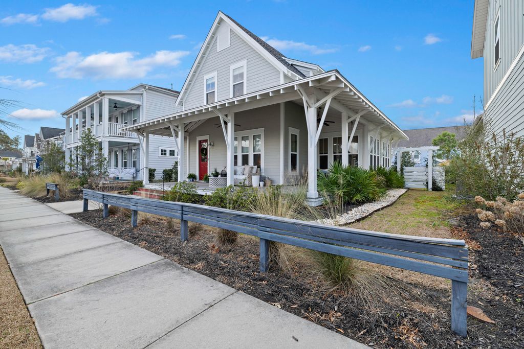 Photo of 105 Bright Leaf Loop, Summerville, SC 29486 (MLS # 26005430)