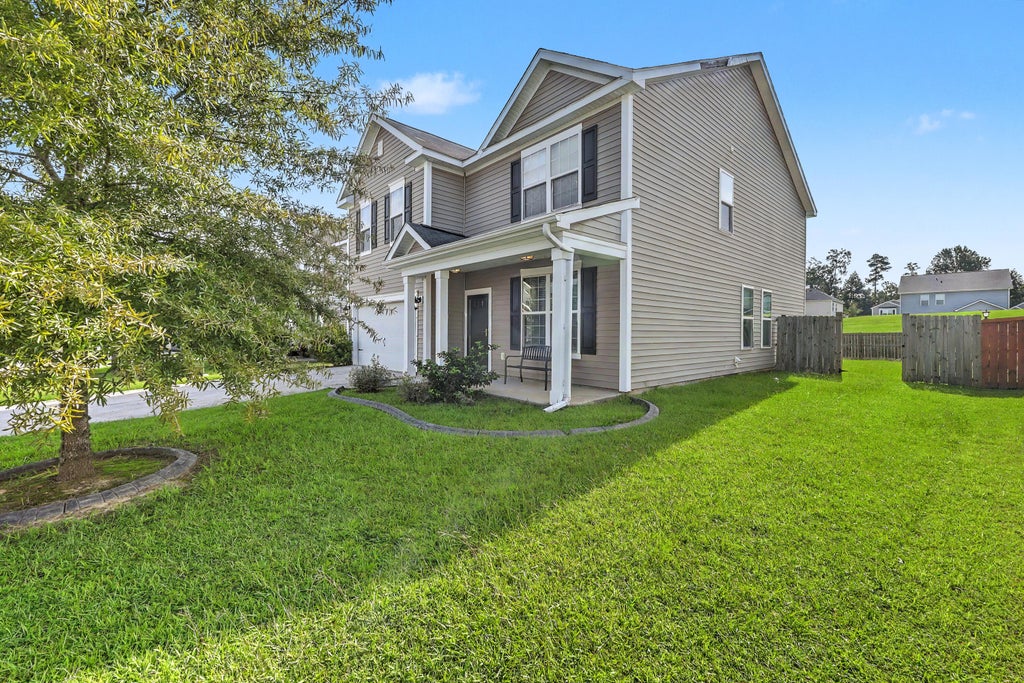 Photo of 404 Forest Hills RD, Summerville, SC 29486 (MLS # 26025443)