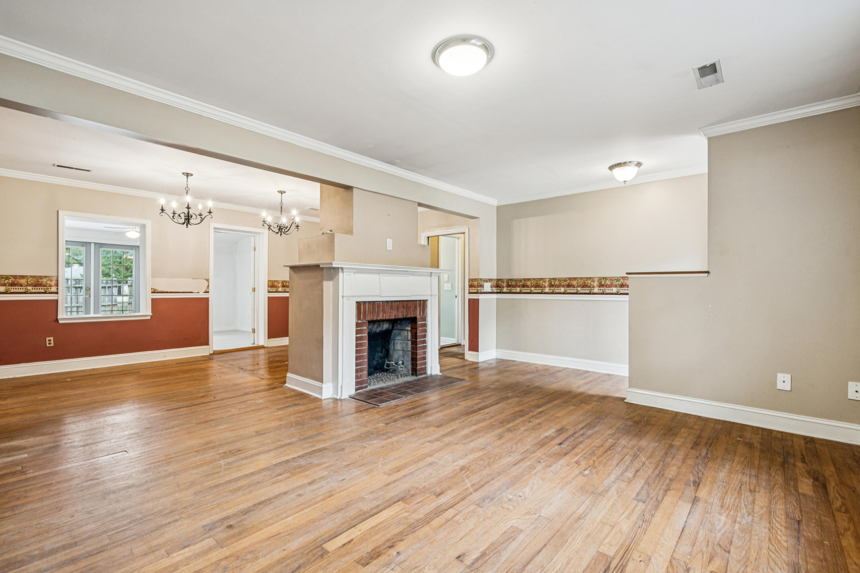 1202 Macqueen Avenue