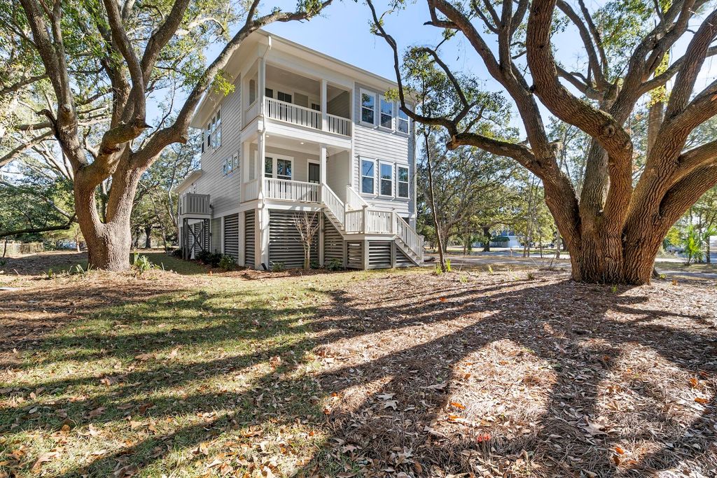 Photo of 1461 Lieben Road Road, Mount Pleasant, SC 29466 (MLS # 25026255)