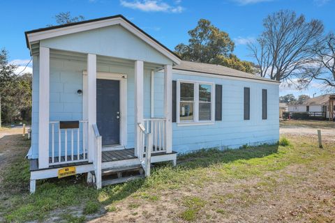 MLS: 25005237