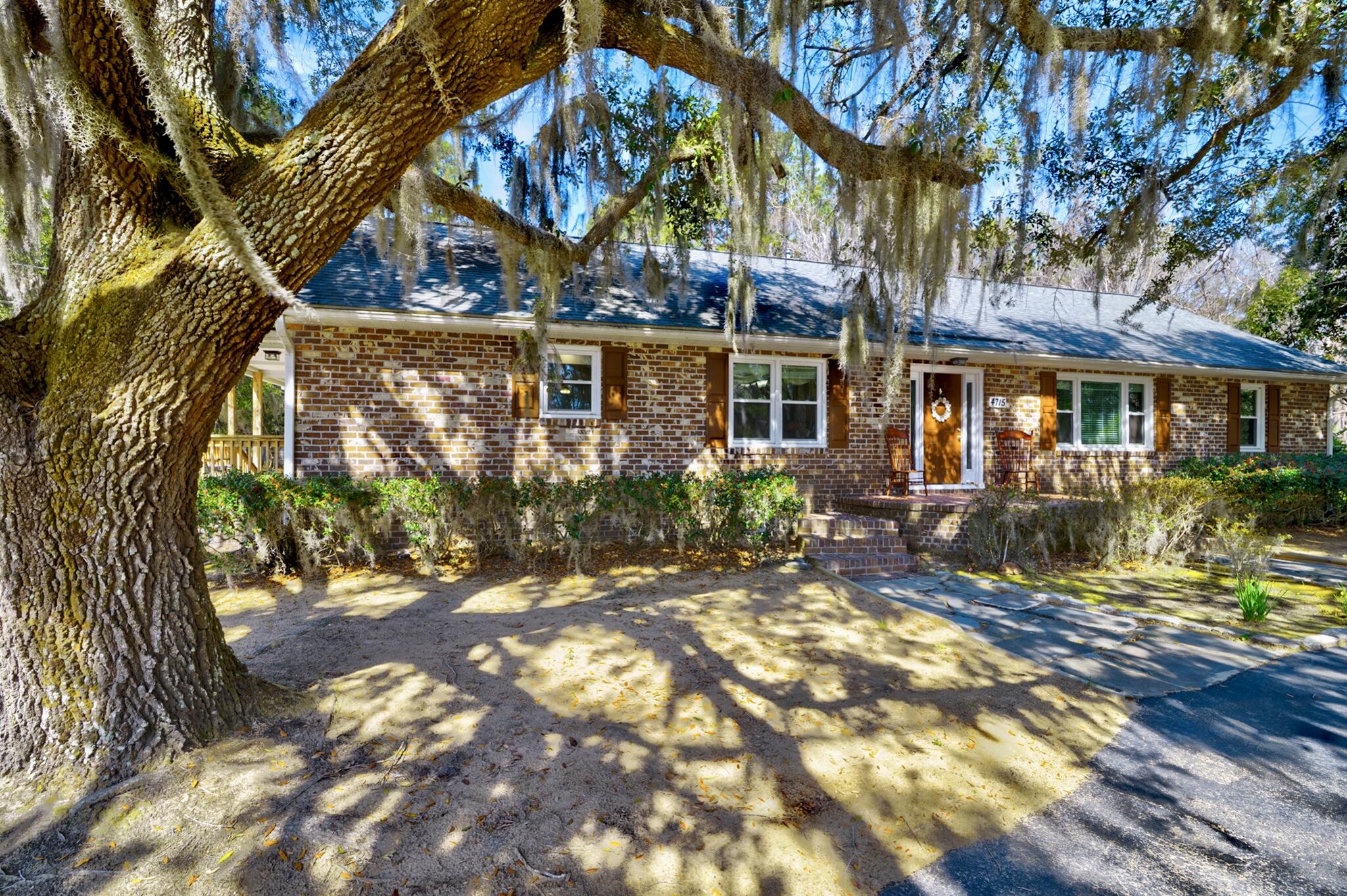 4715 Highway 165