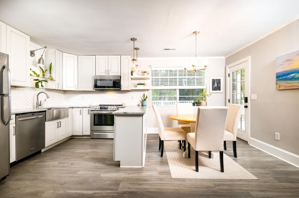 Photo of 1845 Dogwood Road, Charleston, SC 29414 (MLS # 25029154)