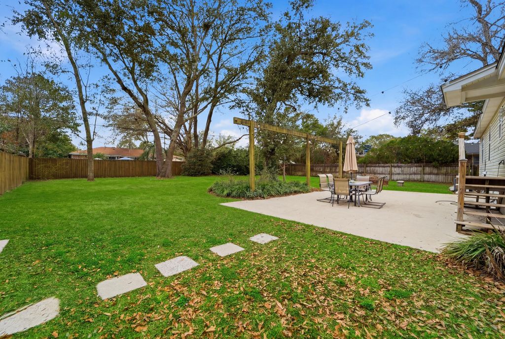 Photo of 1315 Camp Road, Charleston, SC 29412 (MLS # 26007560)