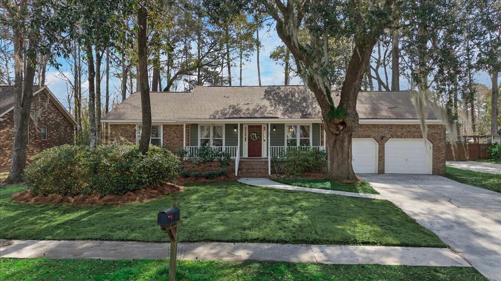 Photo of 107 Sumners Alley, Summerville, SC 29485 (MLS # 26006105)