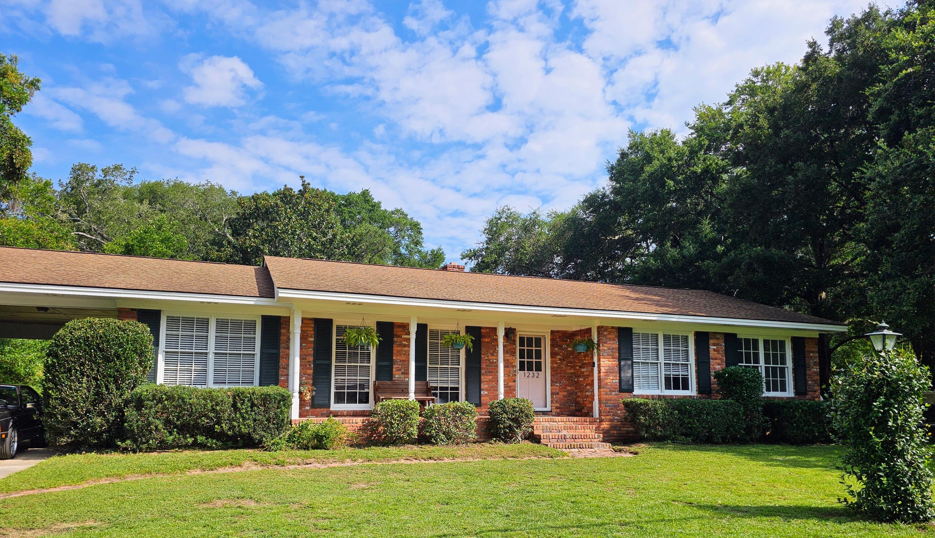 1232 W Capers Road