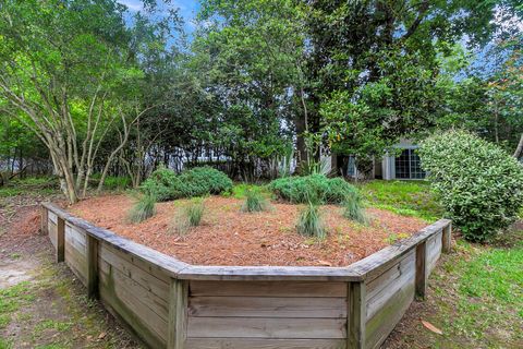 A home in North Charleston