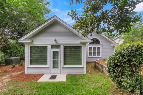 A home in North Charleston